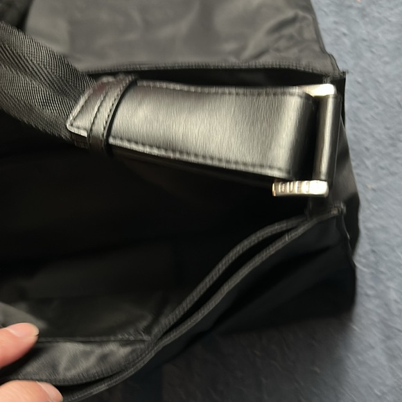 Y2K guess nylon messenger bag - Picture 3 of 6